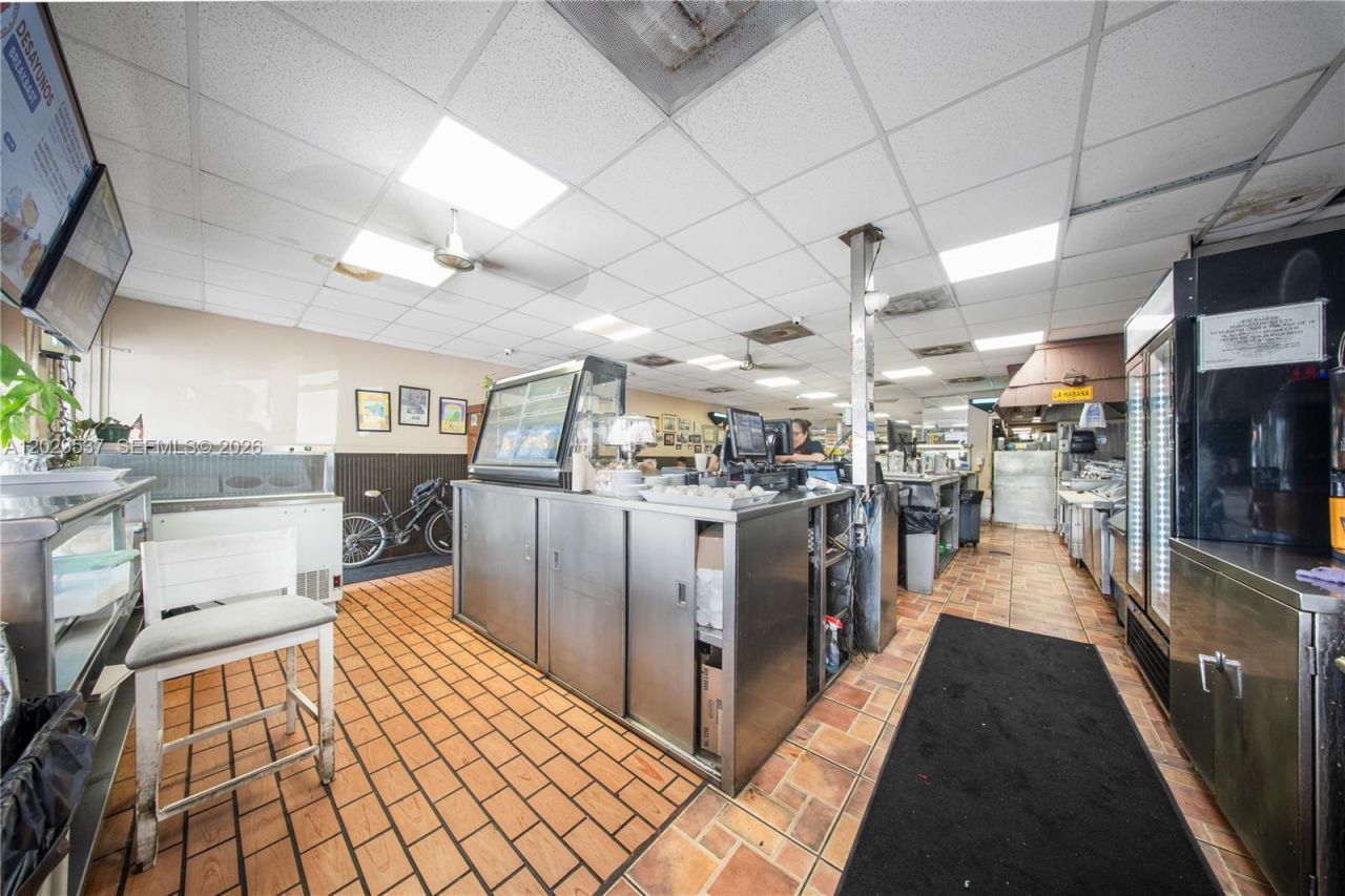 652 East 9th Street , Hialeah, FL 33010 Photo