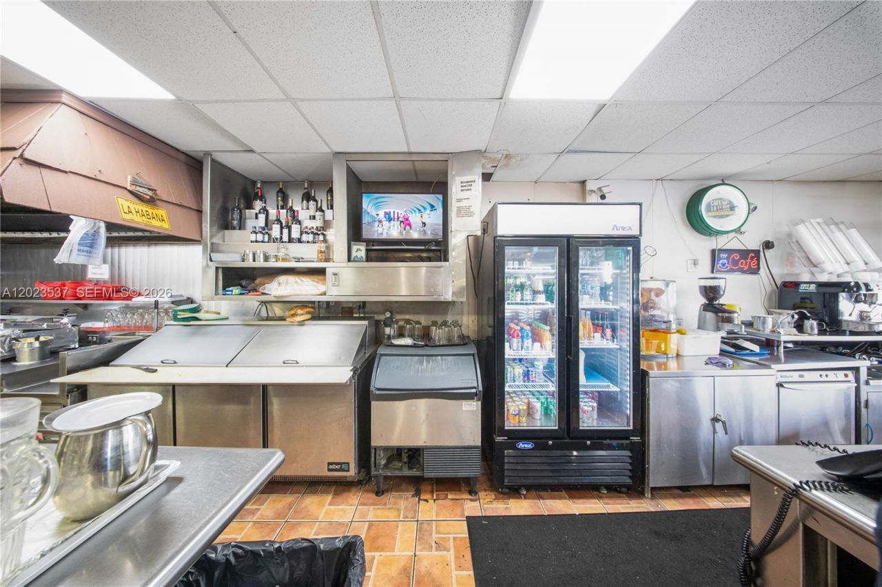 652 East 9th Street , Hialeah, FL 33010 Photo