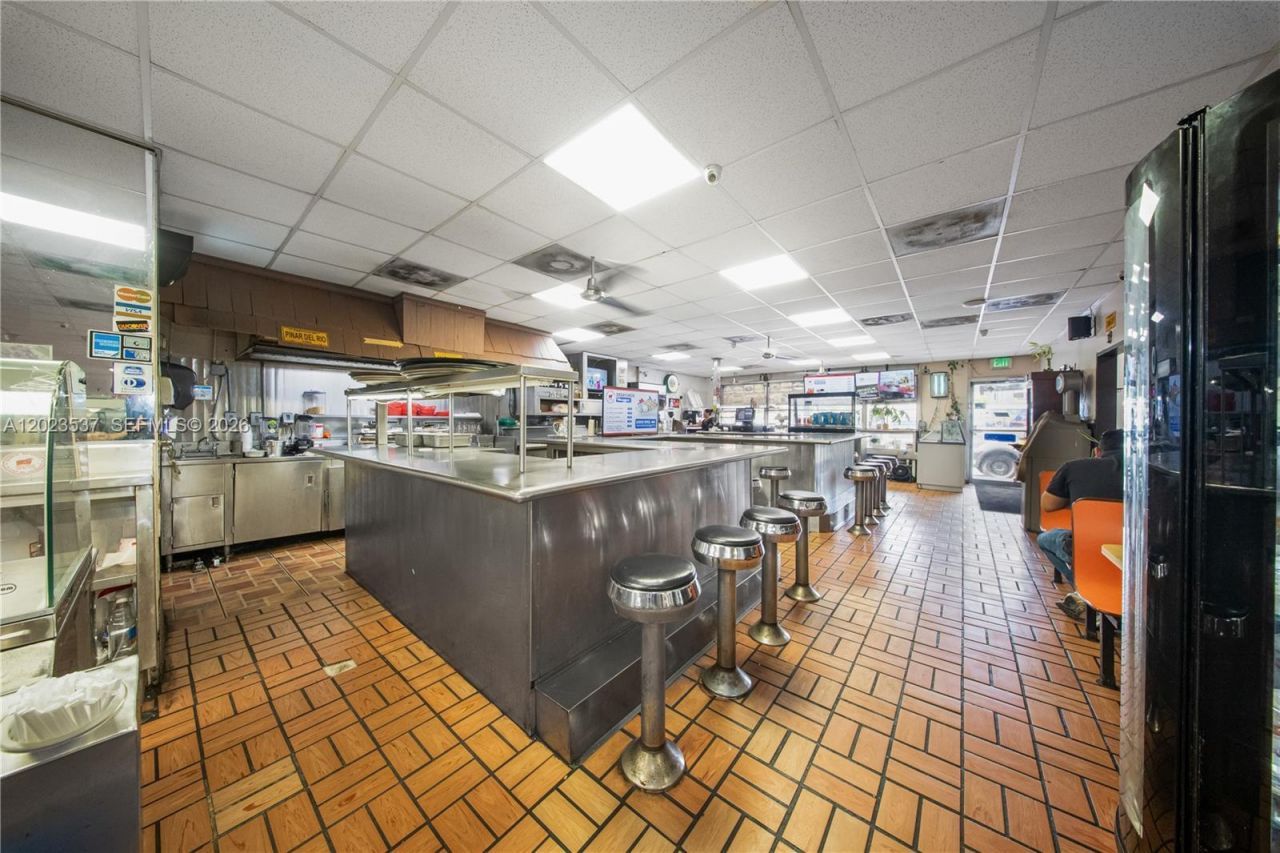652 East 9th Street , Hialeah, FL 33010 Photo