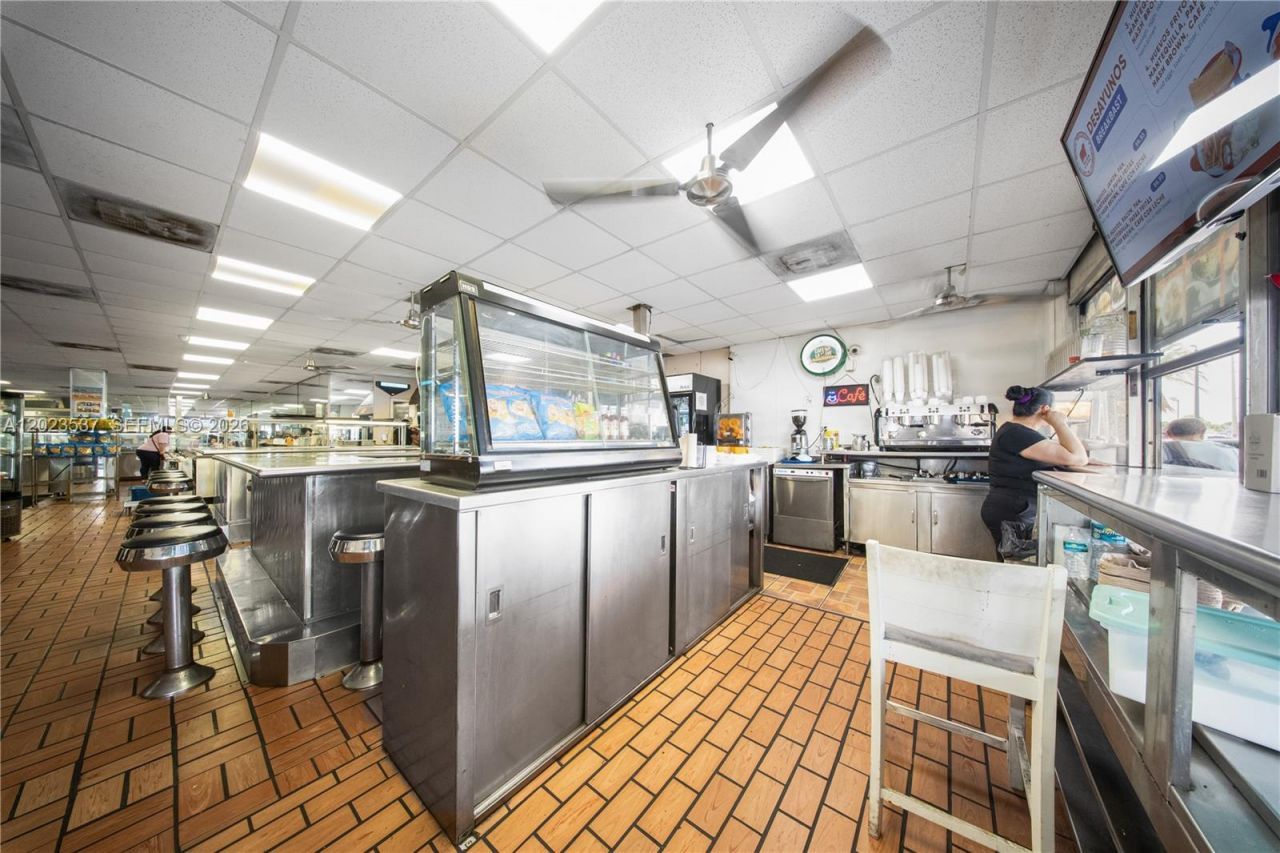 652 East 9th Street , Hialeah, FL 33010 Photo