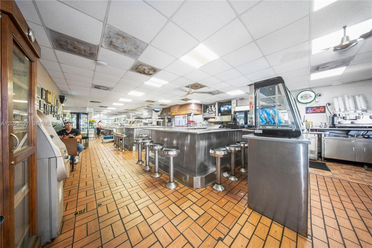 652 East 9th Street , Hialeah, FL 33010 Photo
