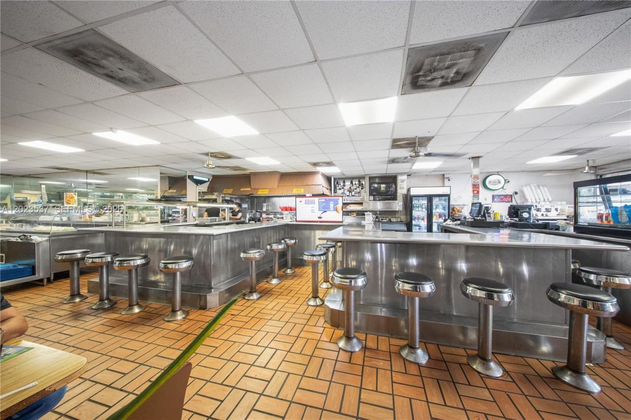652 East 9th Street , Hialeah, FL 33010 Photo