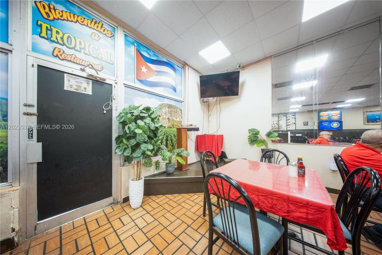 652 East 9th Street , Hialeah, FL 33010 Photo