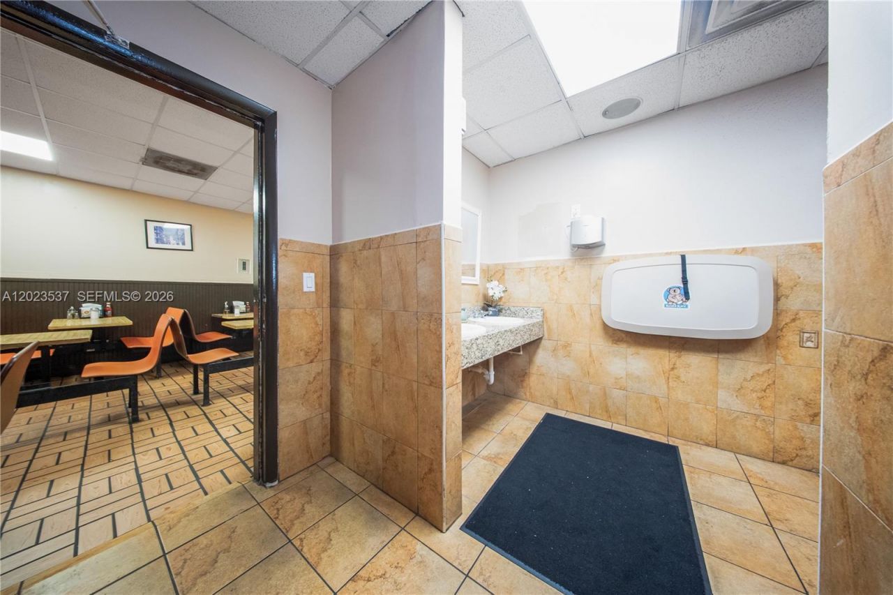 652 East 9th Street , Hialeah, FL 33010 Photo