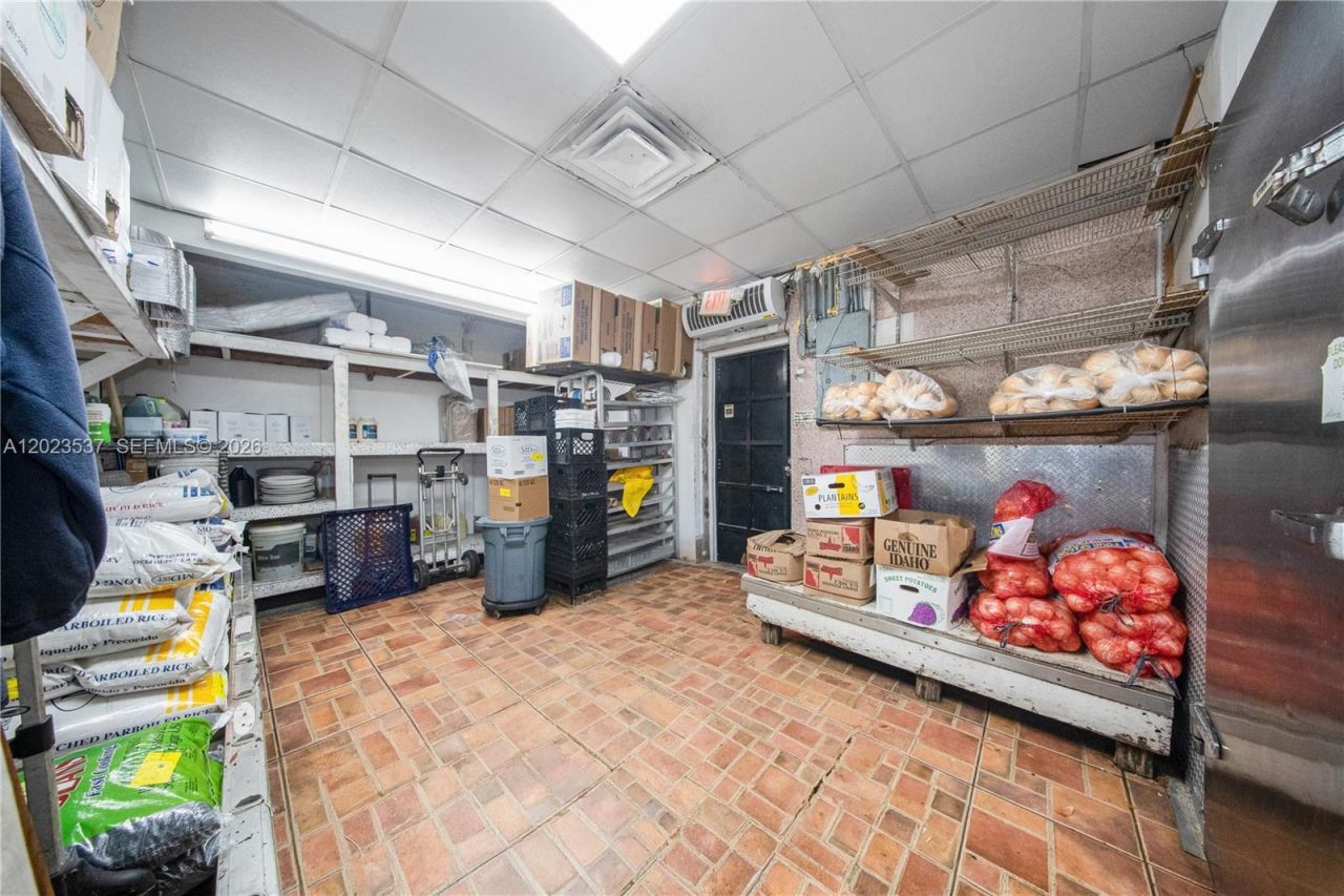 652 East 9th Street , Hialeah, FL 33010 Photo