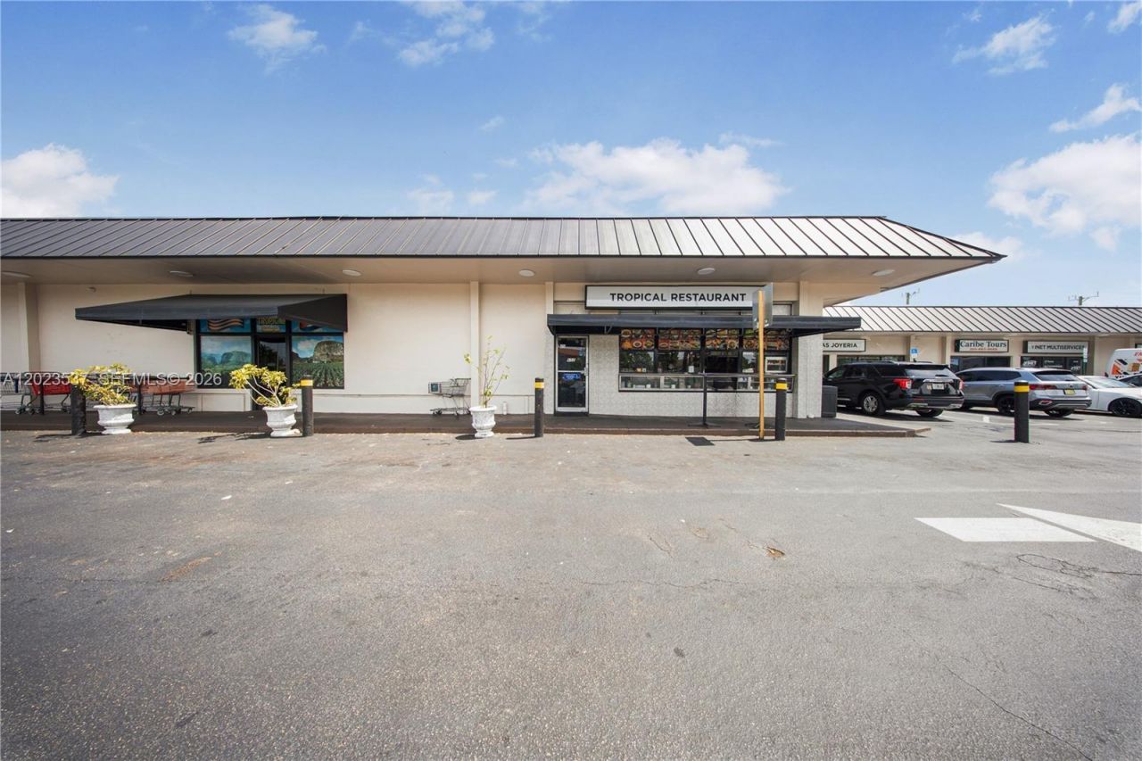 652 East 9th Street , Hialeah, FL 33010 Photo