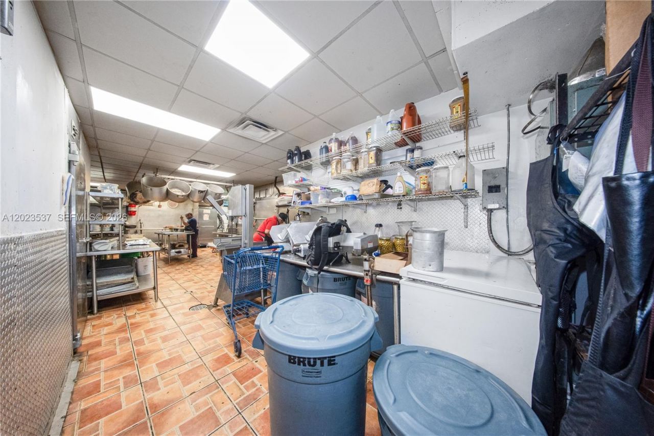 652 East 9th Street , Hialeah, FL 33010 Photo