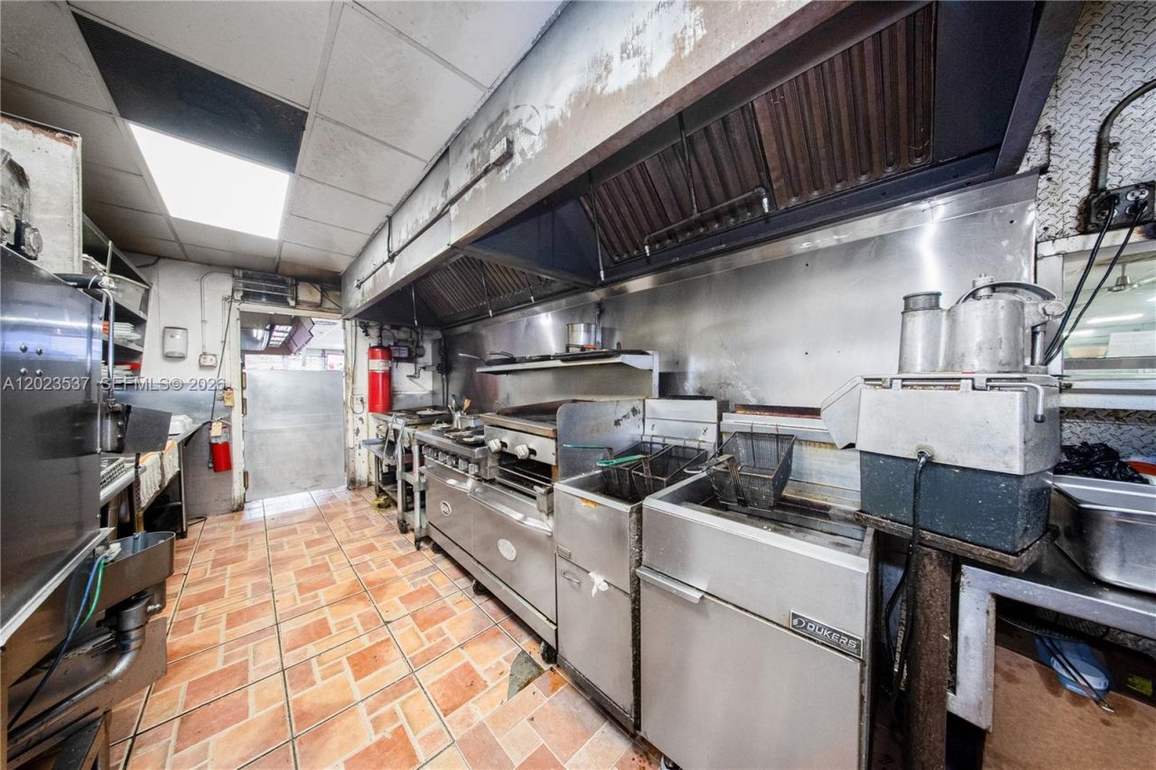 652 East 9th Street , Hialeah, FL 33010 Photo