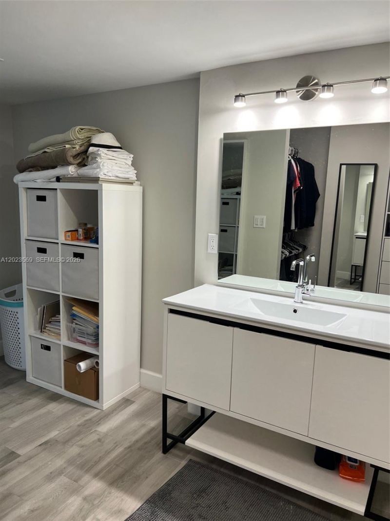 1400 Saint Charles Pl , Unit 323, Pembroke Pines, FL 33026 Photo