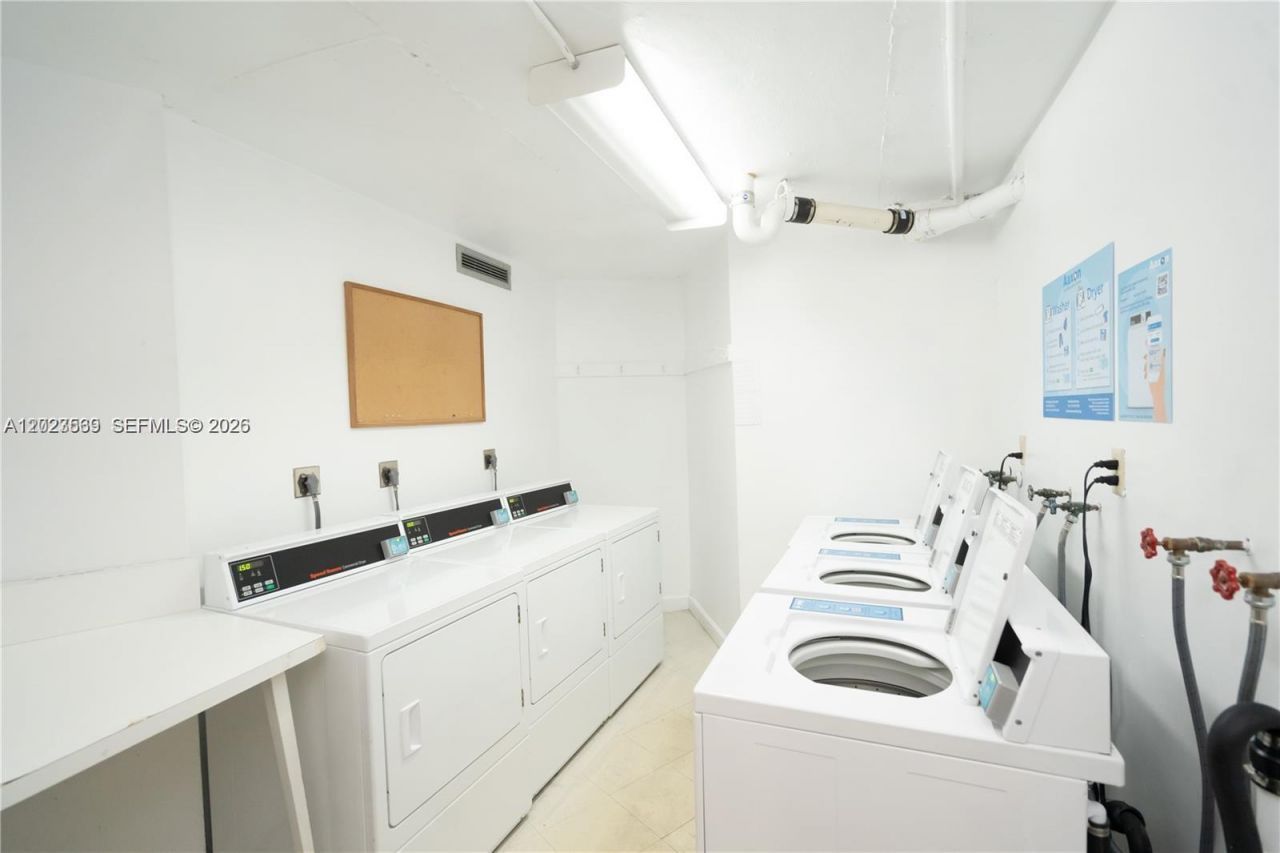 1400 Saint Charles Pl , Unit 323, Pembroke Pines, FL 33026 Photo