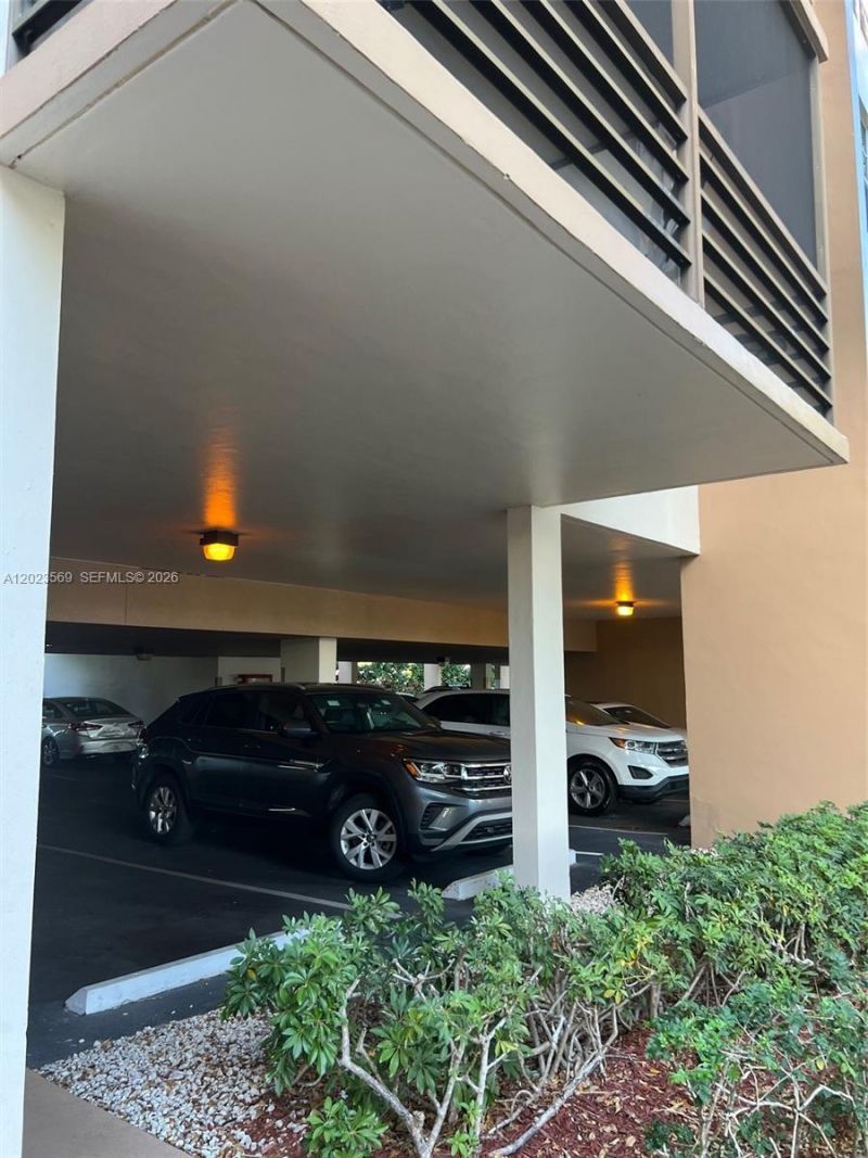 1400 Saint Charles Pl, Unit 323, Pembroke Pines, FL 33026 Photo