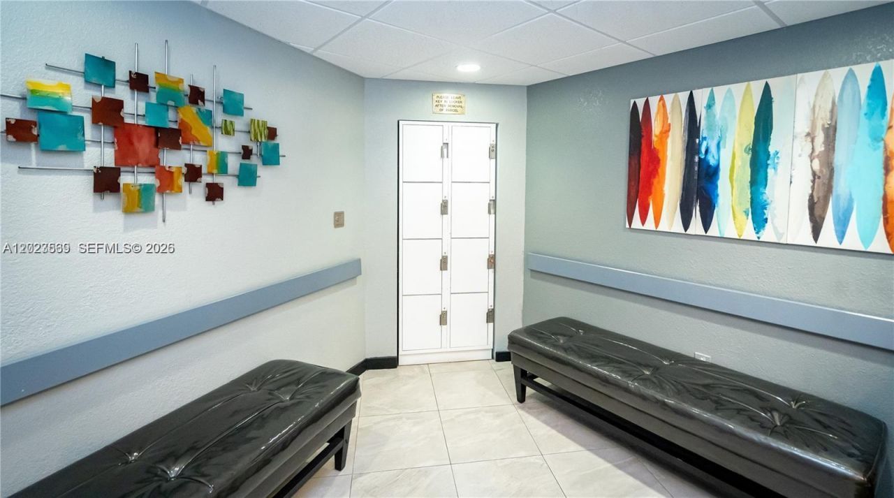 1400 Saint Charles Pl , Unit 323, Pembroke Pines, FL 33026 Photo