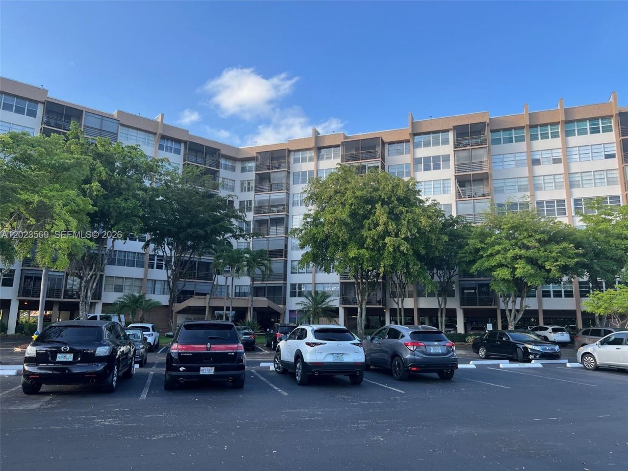 1400 Saint Charles Pl, Unit 323, Pembroke Pines, FL 33026 Photo