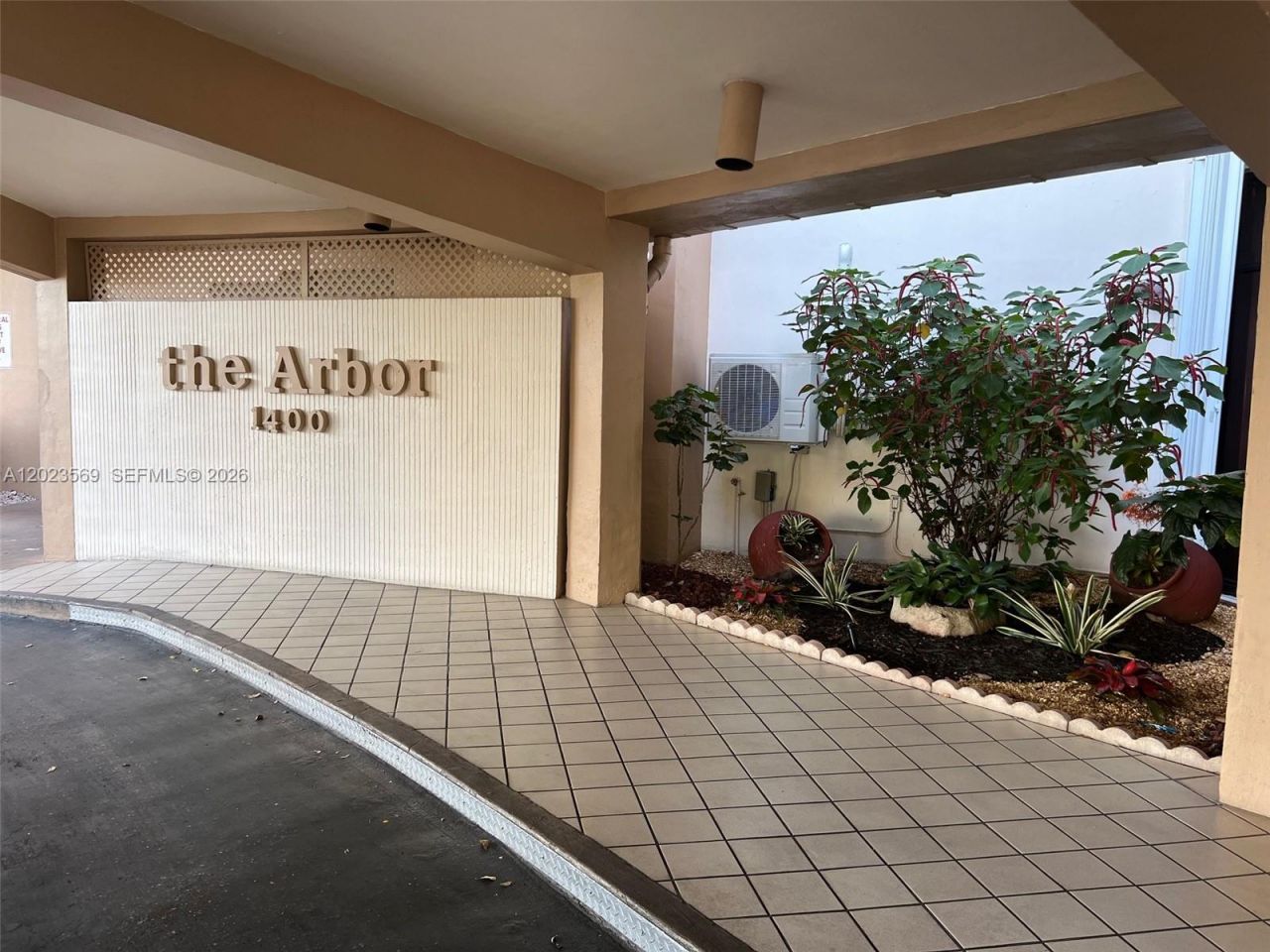 1400 Saint Charles Pl, Unit 323, Pembroke Pines, FL 33026 Photo