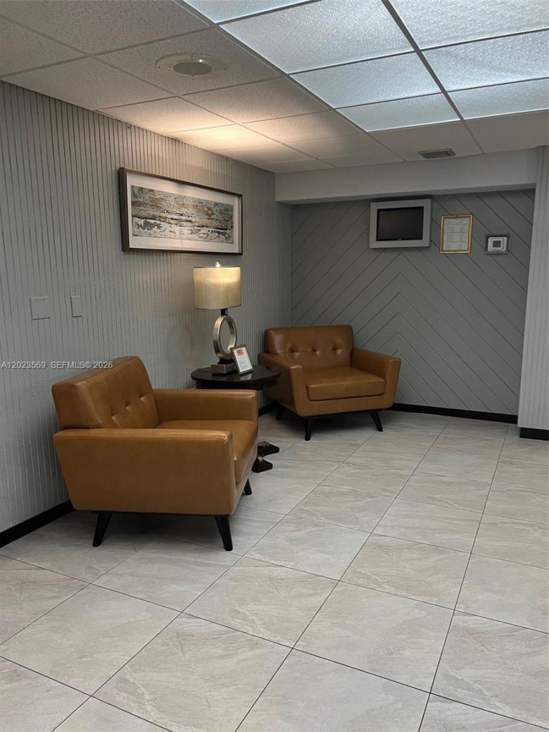 1400 Saint Charles Pl, Unit 323, Pembroke Pines, FL 33026 Photo