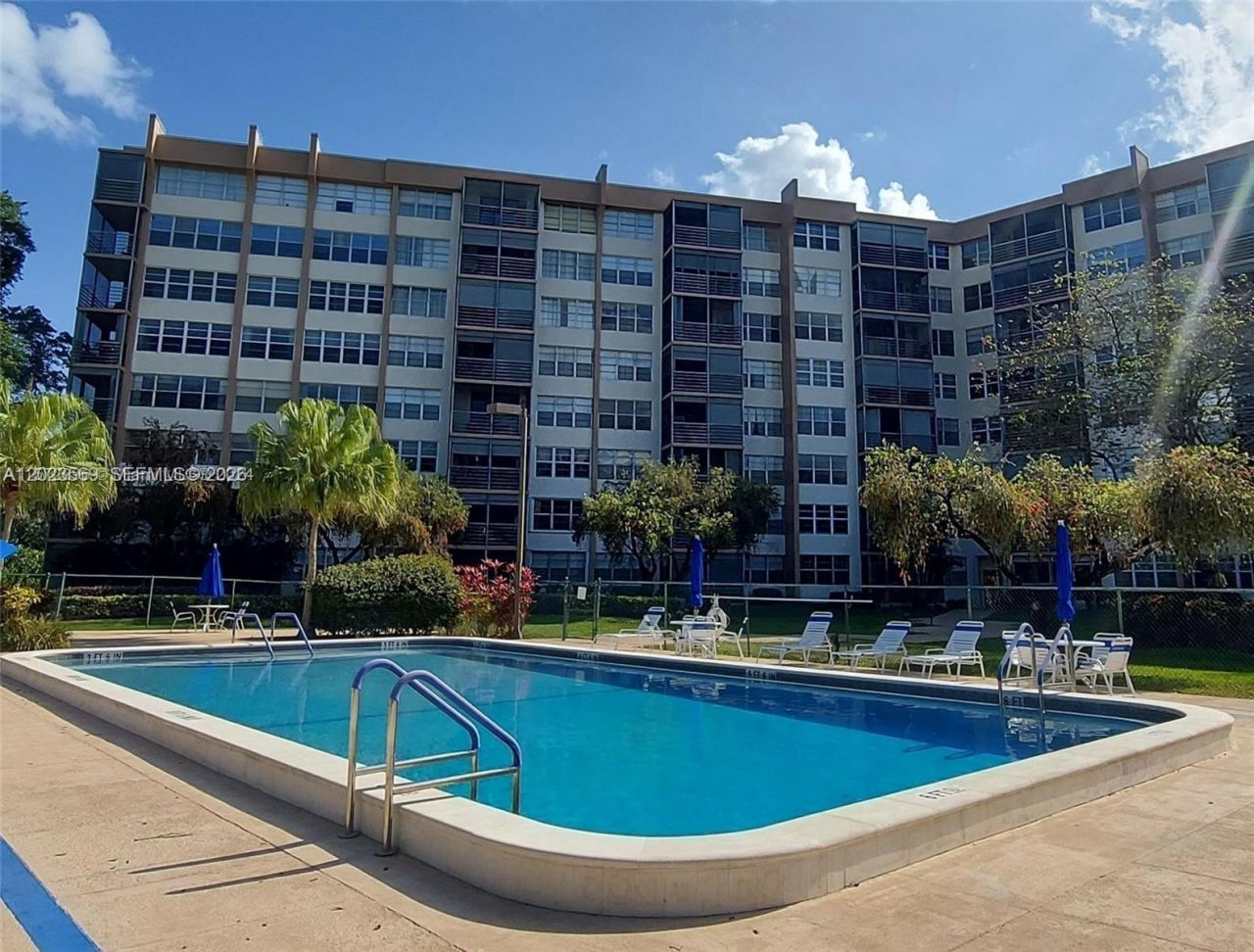 1400 Saint Charles Pl, Unit 323, Pembroke Pines, FL 33026 Photo