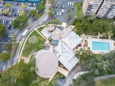1400 Saint Charles Pl, Unit 323, Pembroke Pines, FL 33026 Photo