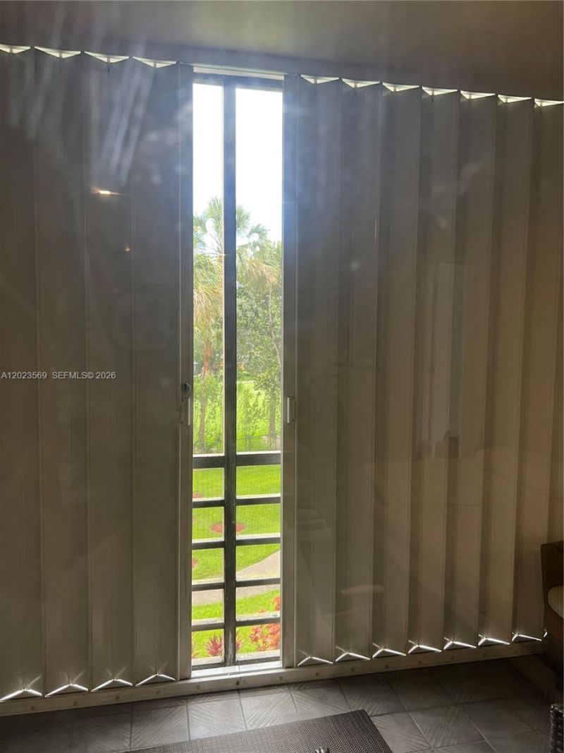 1400 Saint Charles Pl, Unit 323, Pembroke Pines, FL 33026 Photo