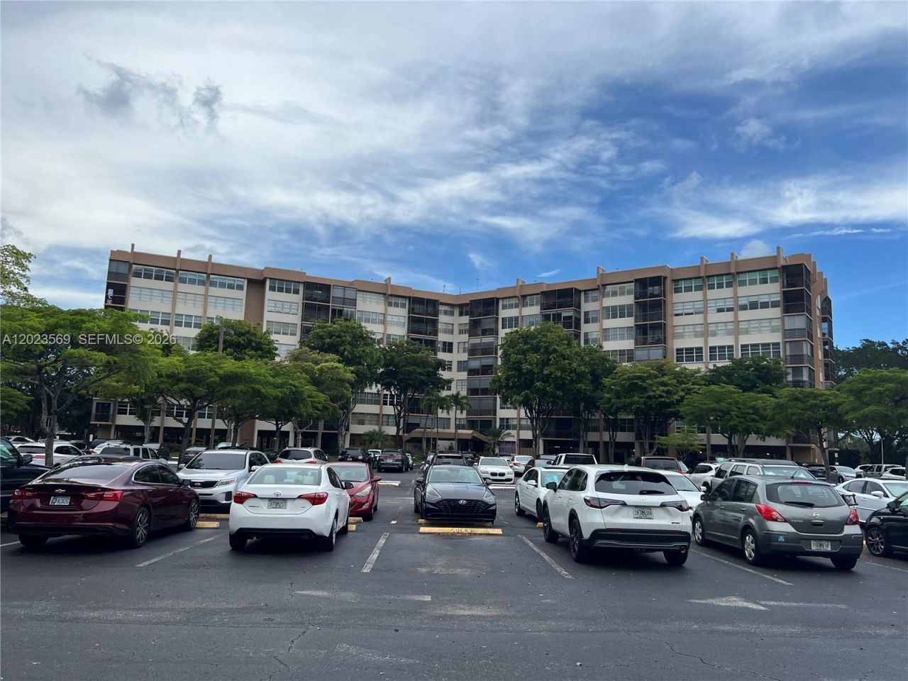 1400 Saint Charles Pl, Unit 323, Pembroke Pines, FL 33026 Photo