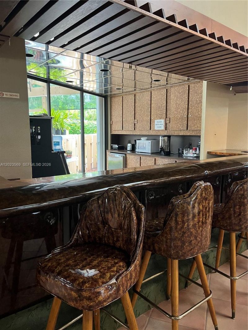 1400 Saint Charles Pl, Unit 323, Pembroke Pines, FL 33026 Photo