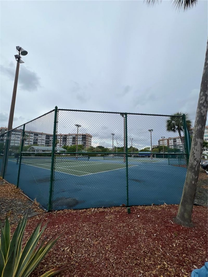 1400 Saint Charles Pl, Unit 323, Pembroke Pines, FL 33026 Photo