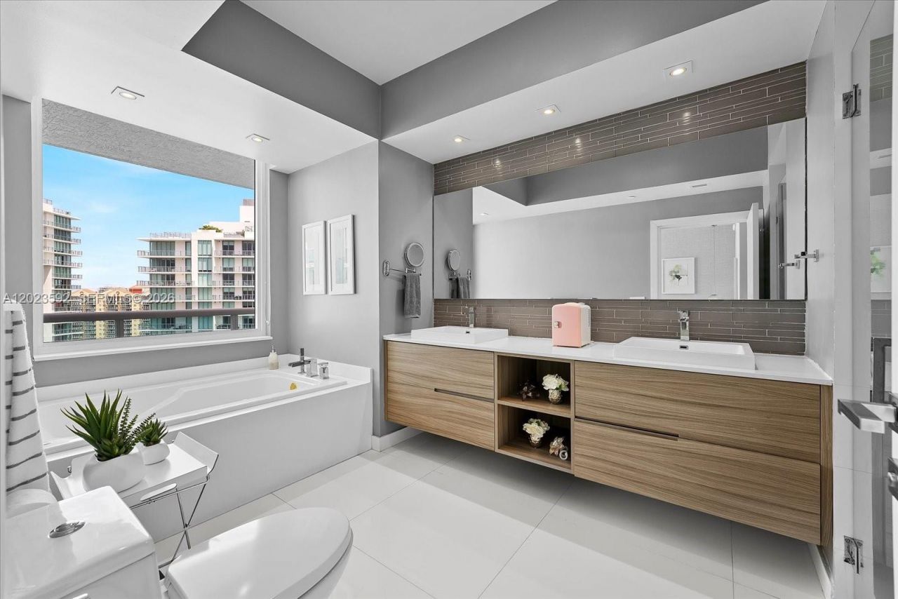 16500 Collins Ave, Unit 2451, Sunny Isles Beach, FL 33160 Photo