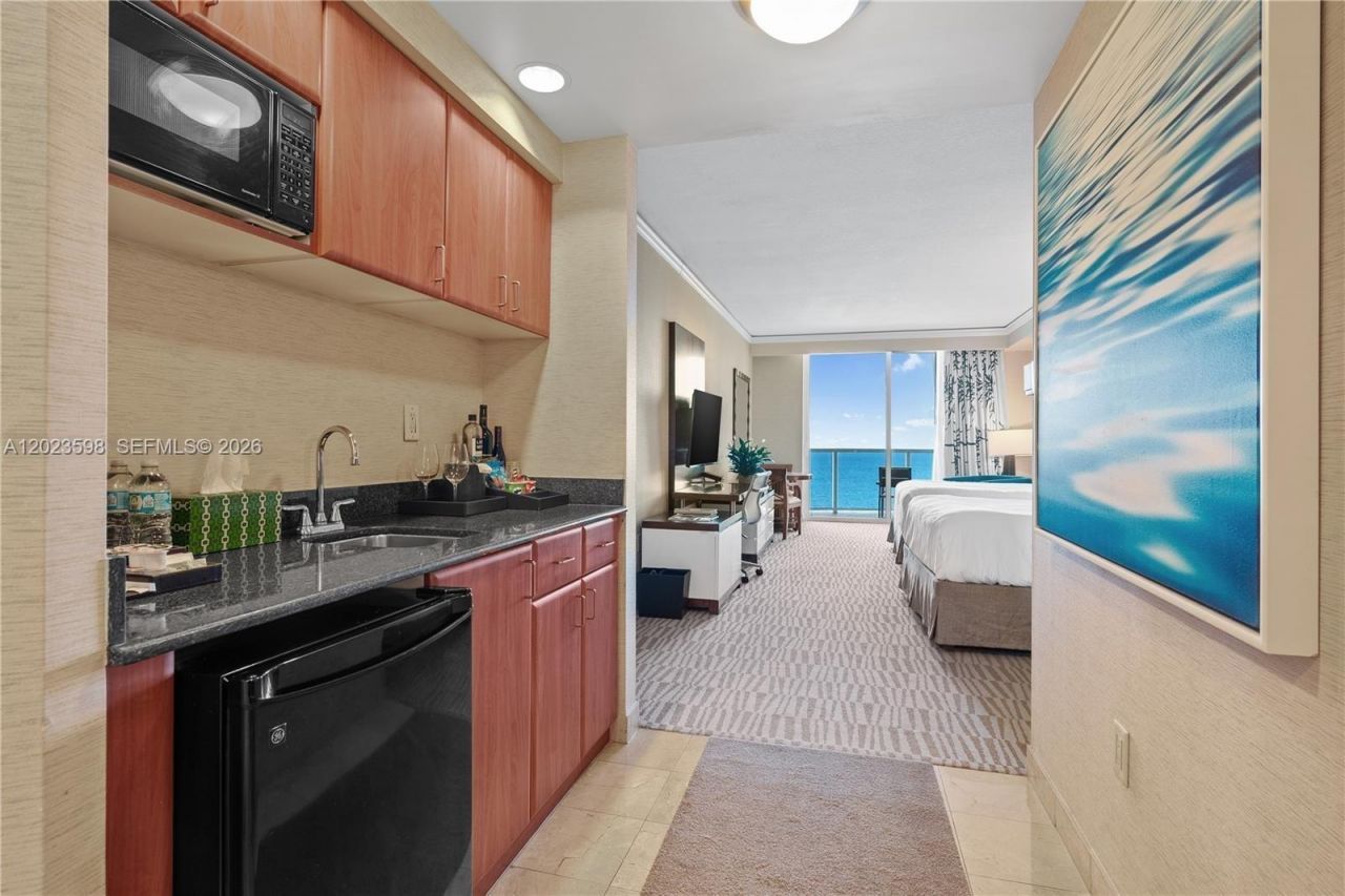 18001 Collins Ave , Unit 2010, Sunny Isles Beach, FL 33160 Photo