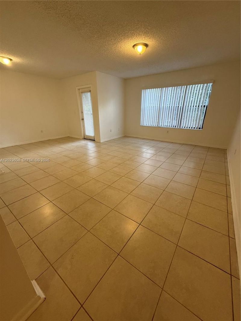 4261 W Mcnab Rd , Unit 28, Pompano Beach, FL 33069 Photo