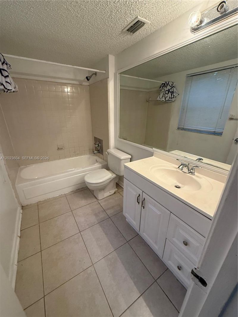 4261 W Mcnab Rd , Unit 28, Pompano Beach, FL 33069 Photo