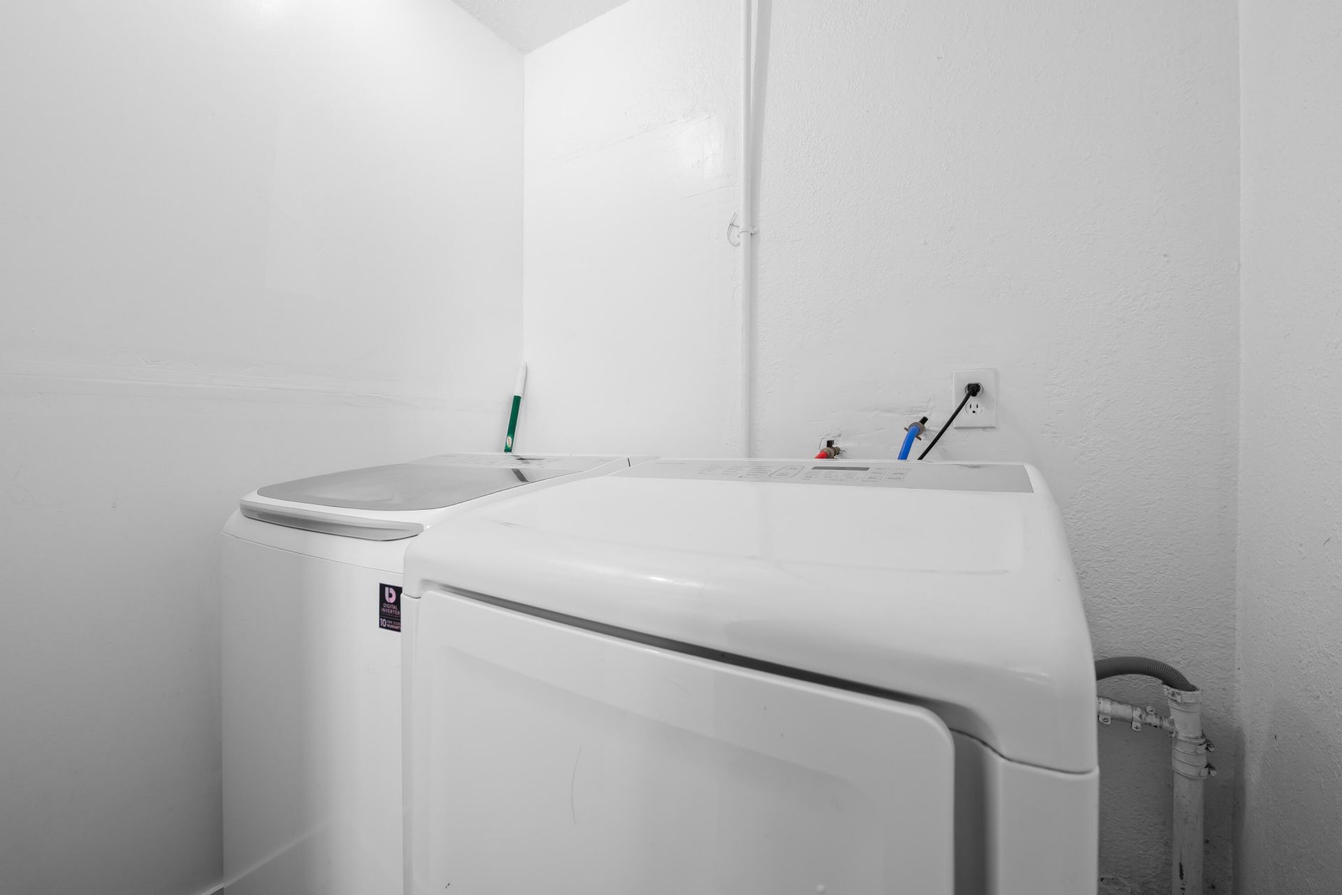 2571 NW 18th Court, Fort Lauderdale, FL 33311 Photo