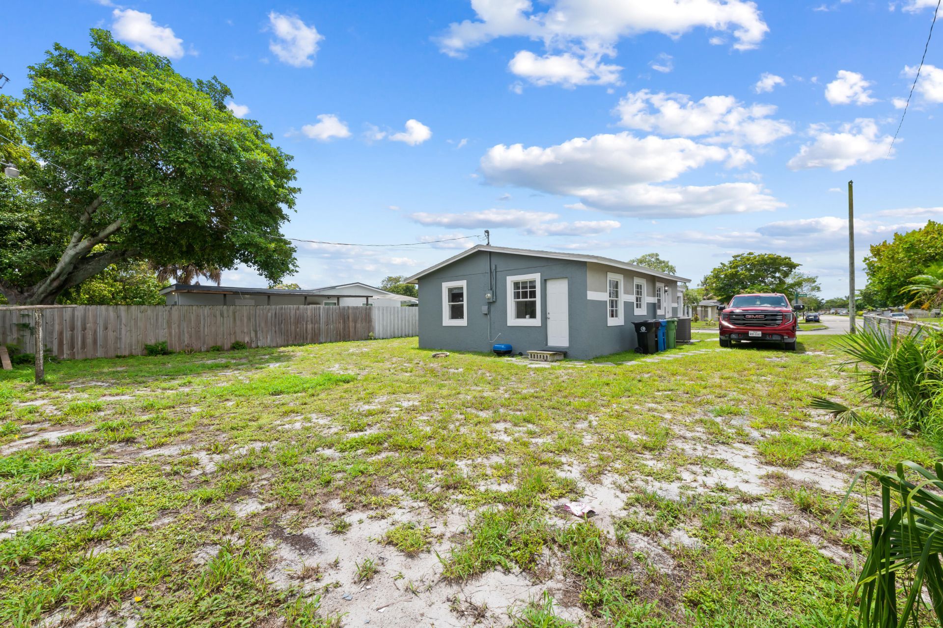 2571 NW 18th Court, Fort Lauderdale, FL 33311 Photo