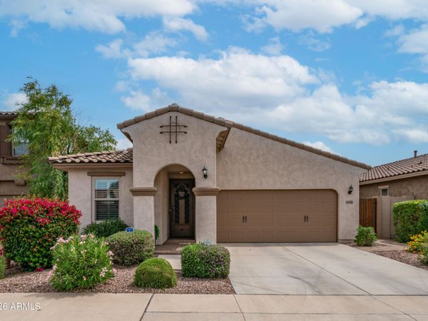 8611 E DESERT Lane, Mesa, AZ 85209