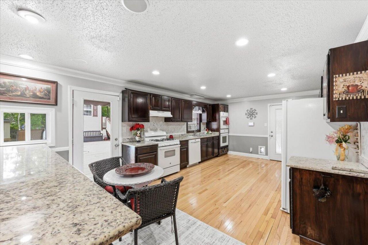 194 Pecan Drive Photo 17