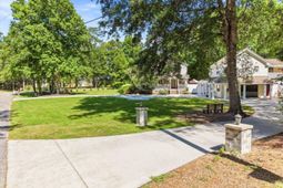 194 Pecan Drive photo 4