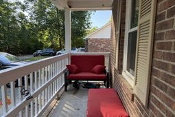 721 Meadowlake Drive  photo 4