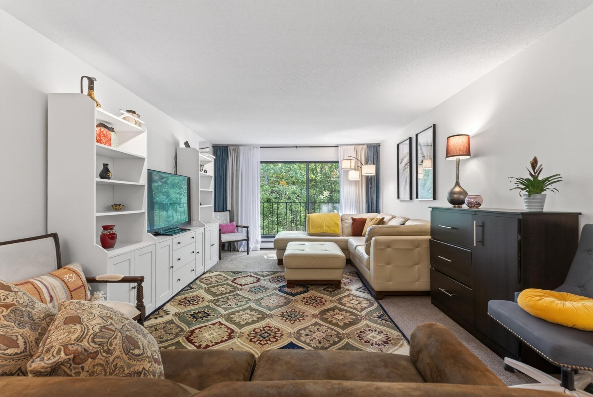 215 Barry Avenue S, Unit 216, Wayzata, MN 55391 Main Photo