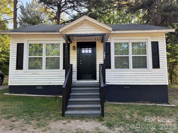102 Neighborhood Street , Lincolnton, NC 28092