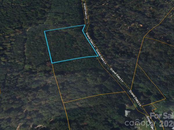 1585 Grand Oaks Lane , Hickory, NC 28602