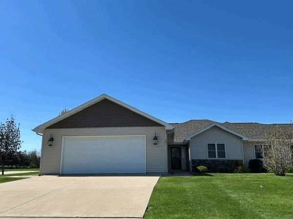301 Meadow Lane, Charles City, IA 50616