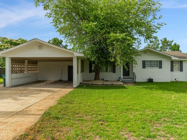 207 Margaret Ave., Petal, MS 39465