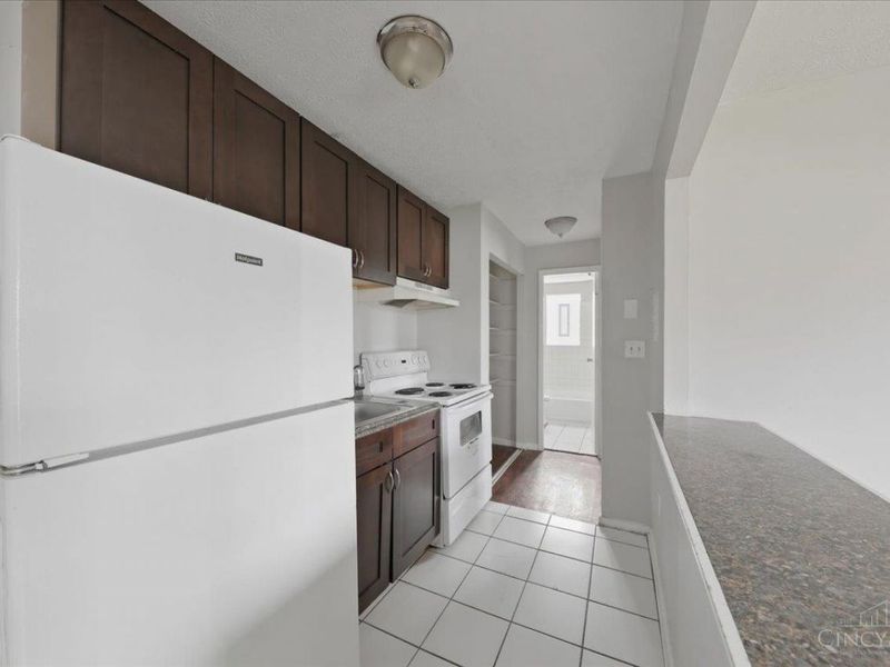 1209 W Galbraith Road, Cincinnati, OH 45231 Photo 11