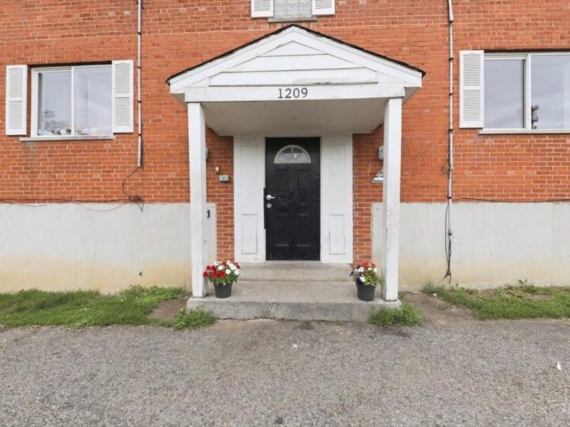 1209 W Galbraith Road, Cincinnati, OH 45231 Photo 3