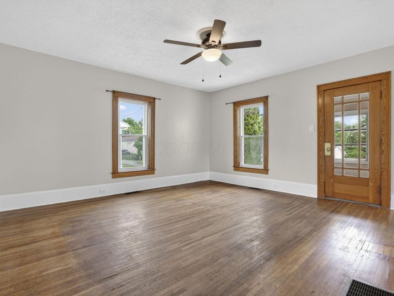 204 N Market Street, Somerset, OH 43783 Photo 9