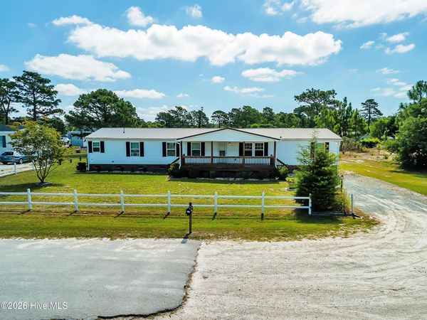 213 S Winchester Lane , Hubert, NC 28539