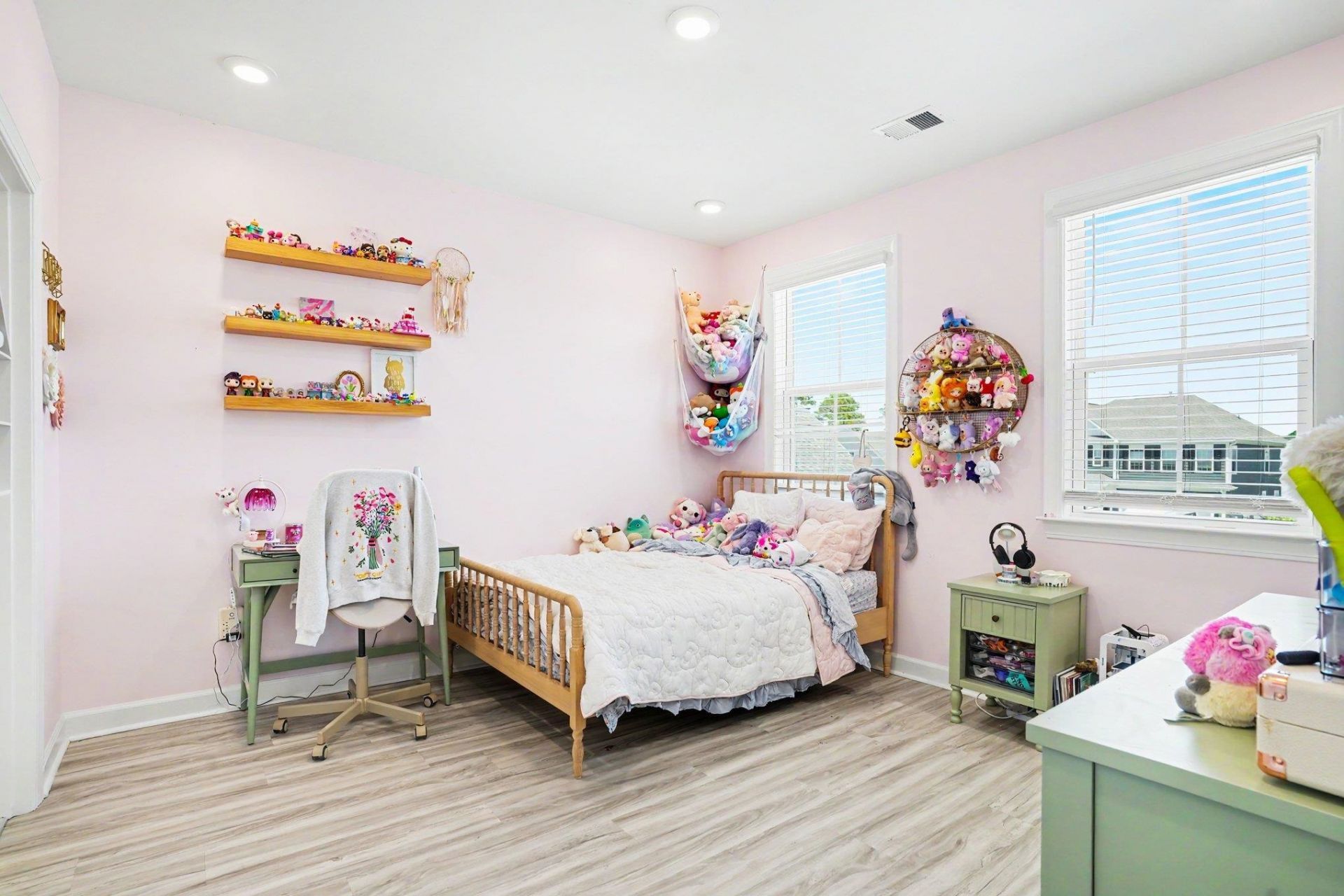 272 Starlit Way Photo 33