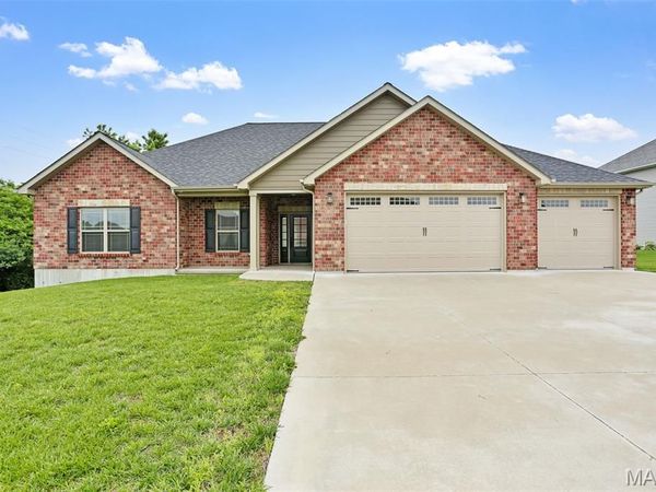 110 Cedar Berry Drive , Washington, MO 63090