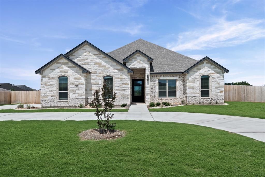 302 Lee Mays Boulevard, Troy, TX 76579 Main Photo