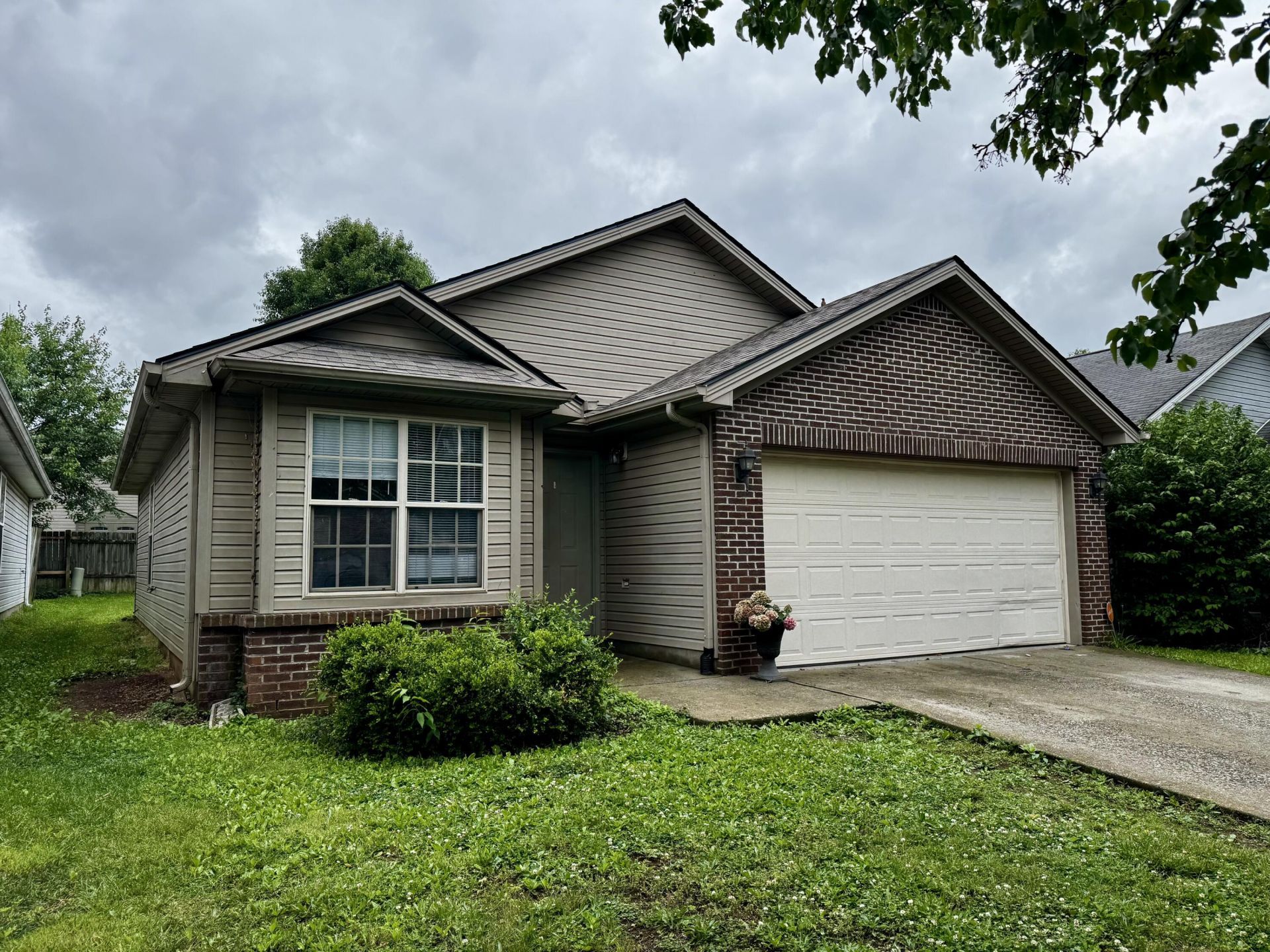 2740 Michelle Park, Lexington, KY 40511 Main Photo