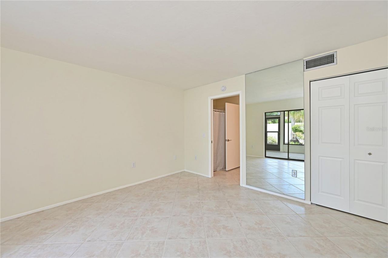 609 Woodlawn Drive, Bradenton, FL 34210 Photo