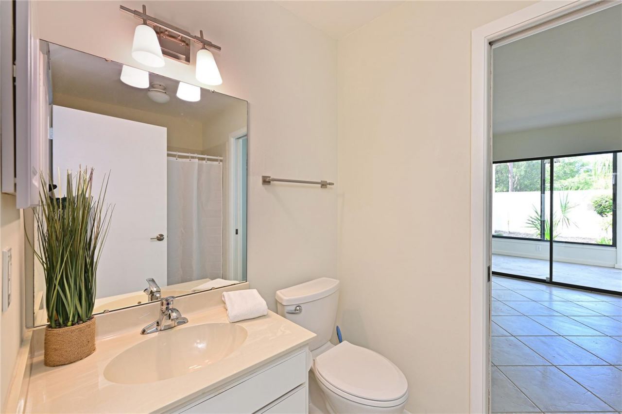 609 Woodlawn Drive, Bradenton, FL 34210 Photo